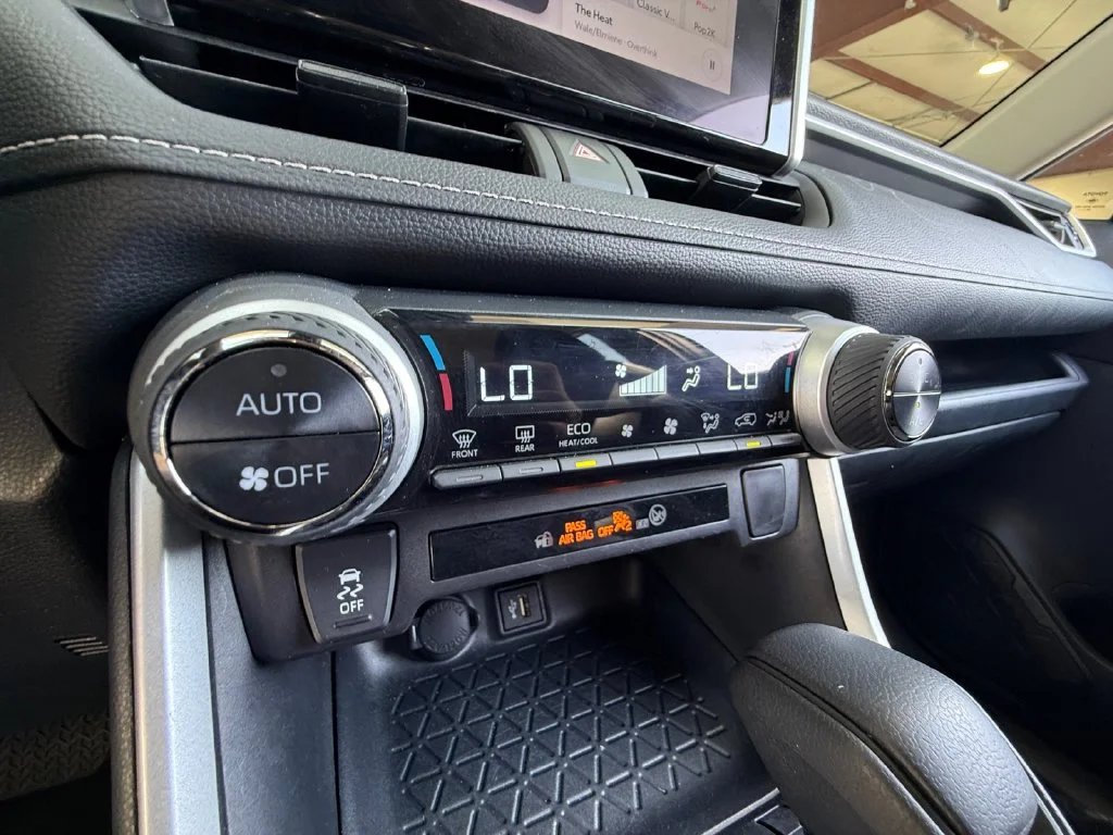 Used 2025 Silver Toyota XLE image 23