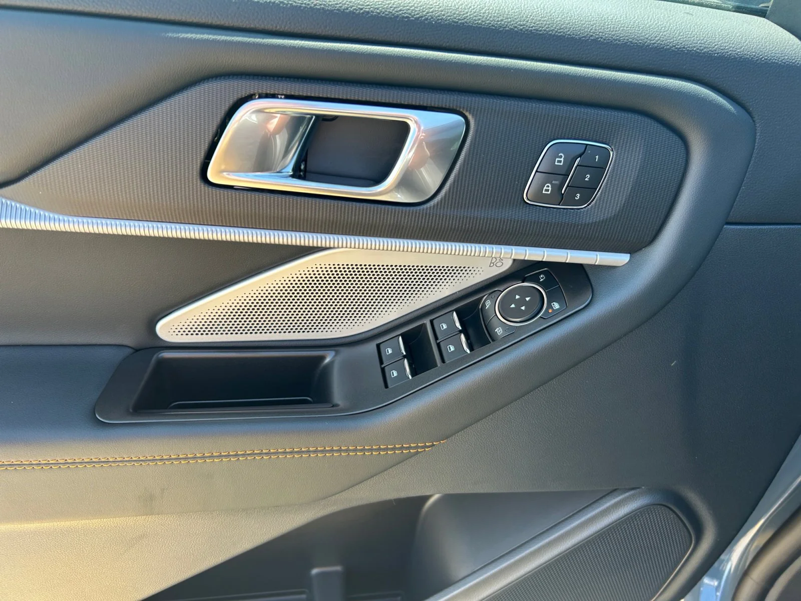 New 2026 Vapour Blue Metallic Ford Tremor image 17