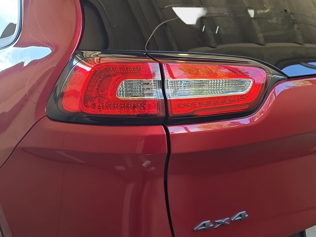 Used 2017 Red Jeep Trailhawk image 38
