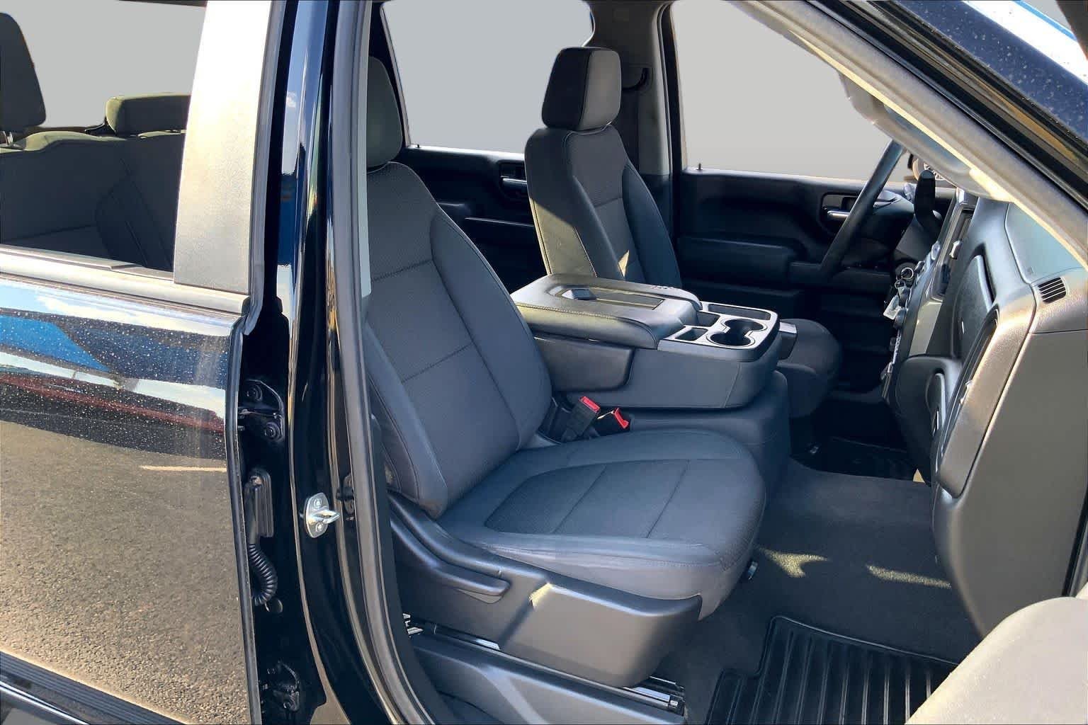 Used 2020 Black Chevrolet Custom image 9