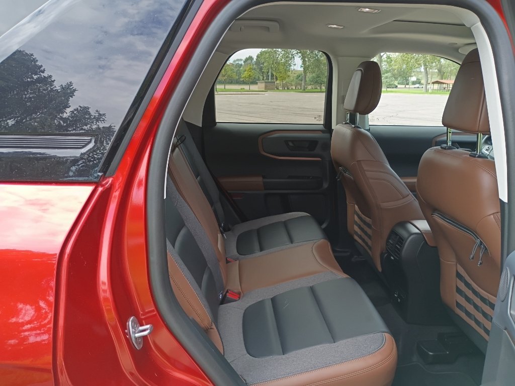 Used 2022 Hot Pepper Red Tinted Clearcoat Ford Outer Banks image 15