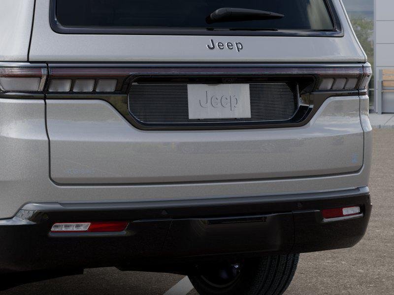 New 2026 Silver-Zynith Exterior Paint Jeep 85th Anniversary image 39