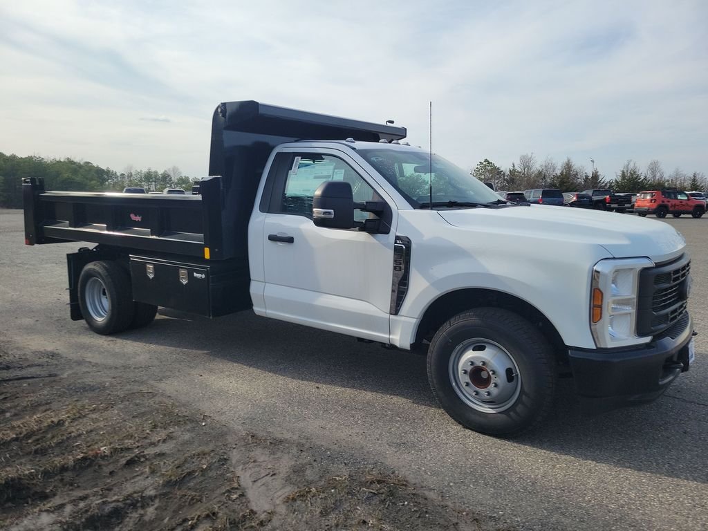 2025 Ford F-350 Super Duty Chassis Cab XL