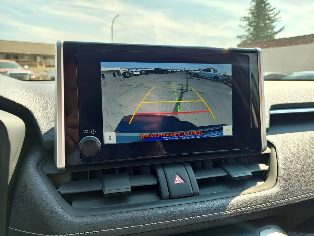 2023 Toyota RAV4 XLE - Photo 20