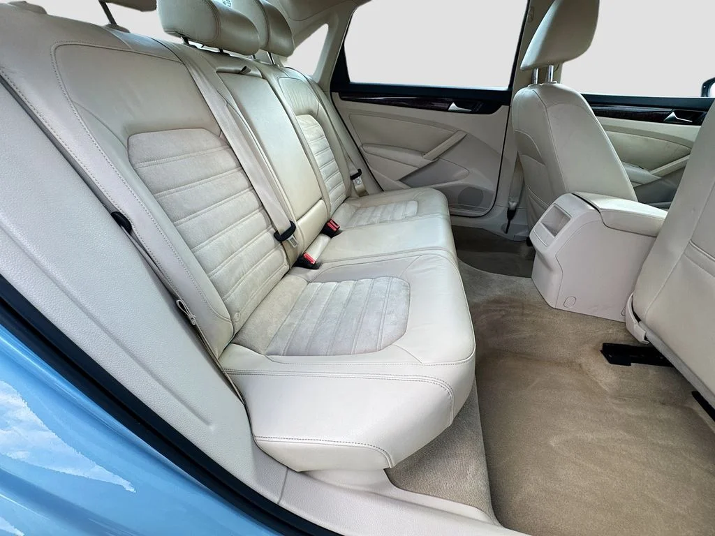 Used 2012 Blue Volkswagen TDI SEL Premium image 31