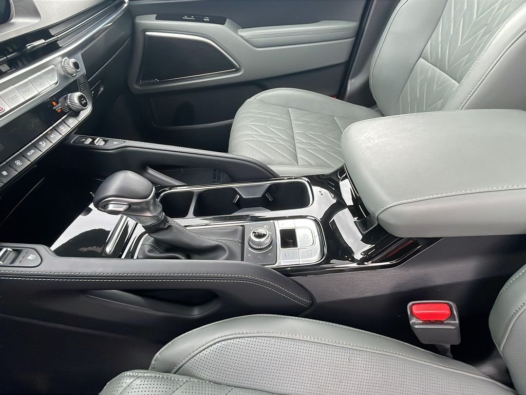 Used 2023 Black Kia SX-Prestige X-Pro image 23