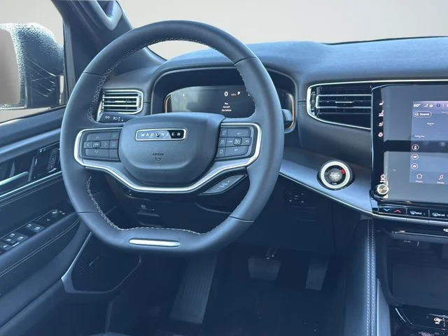 2025 Jeep Wagoneer L Series II - Photo 15