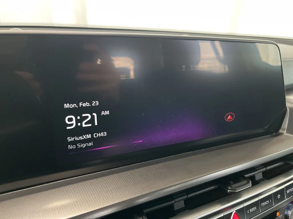 Used 2023 Red Kia S image 12
