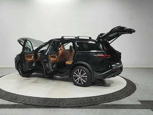 Used 2023 Black INFINITI Autograph image 14