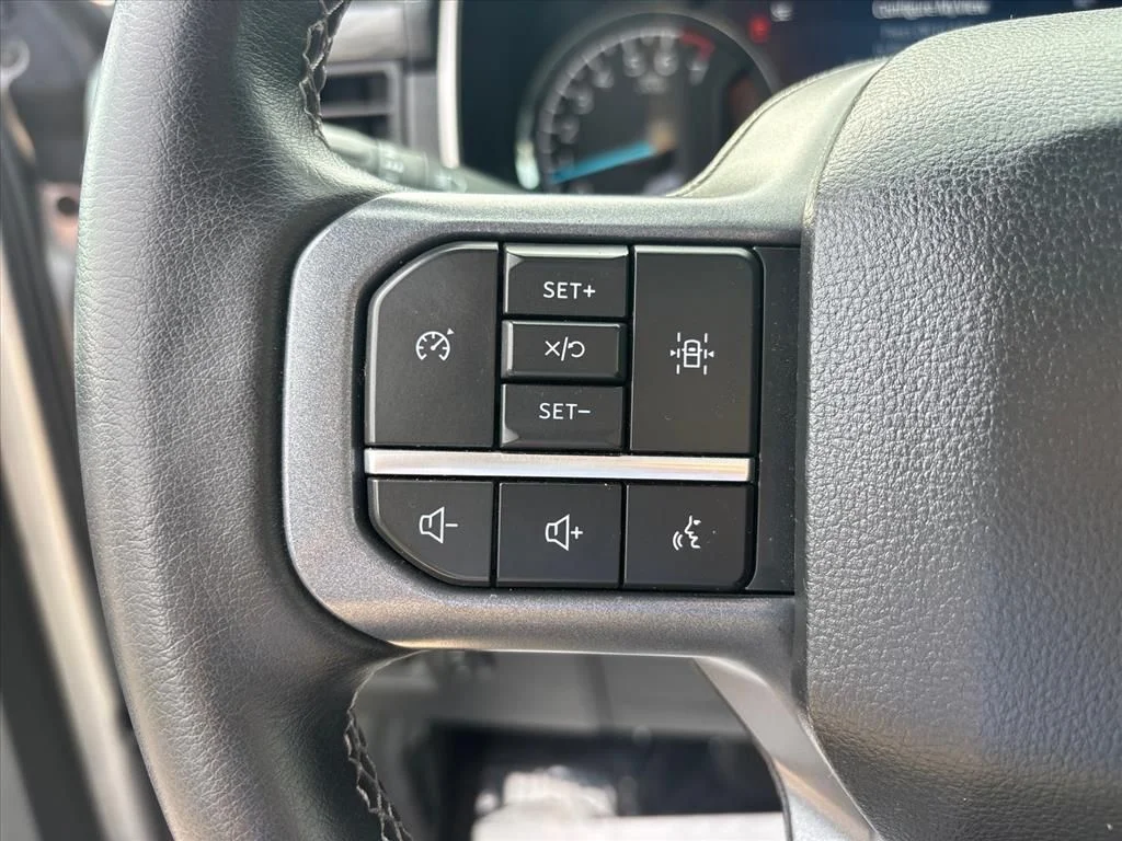 Used 2023 Silver Ford XLT image 31