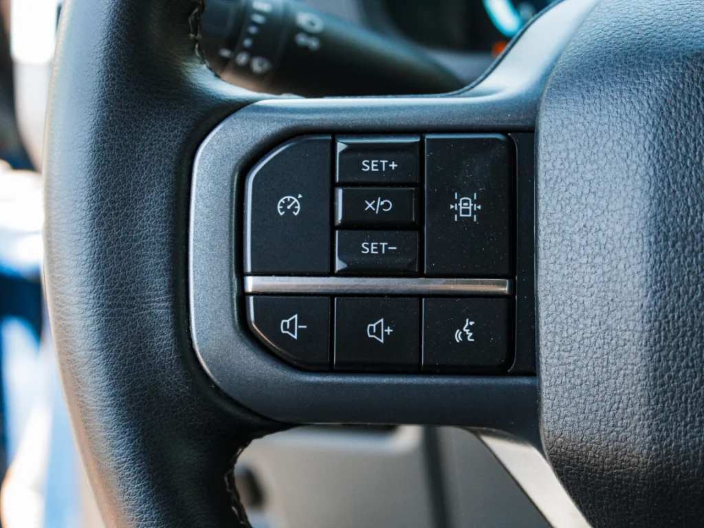 Used 2025 Blue Ford XLT image 12