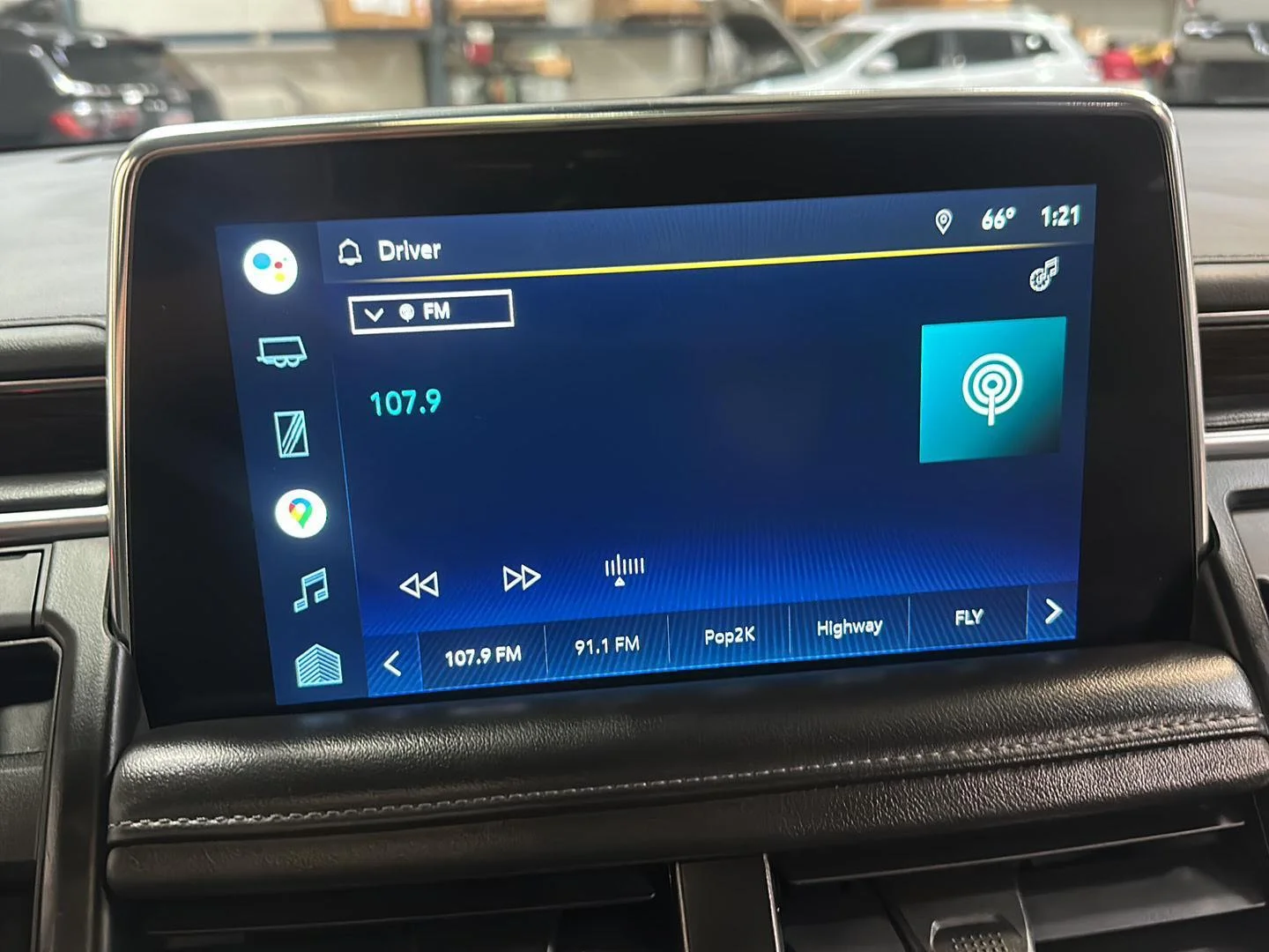 Used 2022 Black Chevrolet Z71 image 18