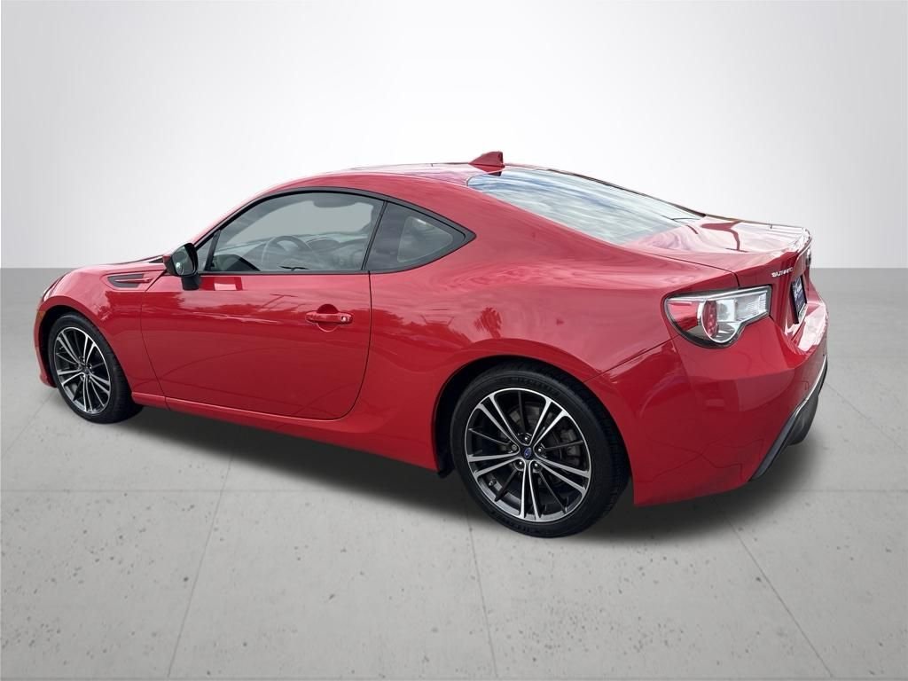 Used 2016 Red Subaru Premium image 9