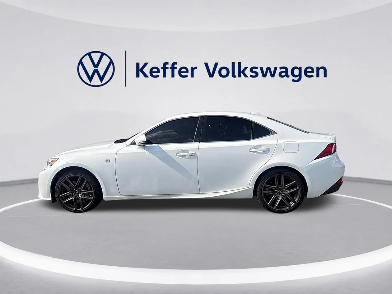 Used 2016  Lexus 350 image 2
