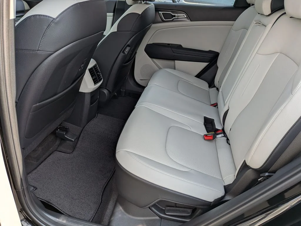 New 2027 Fusion Black Kia EX image 20