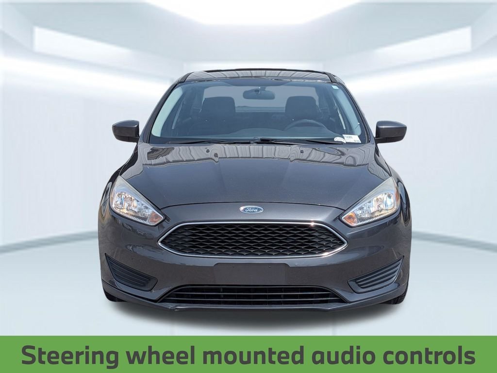 Used 2018 Gray Ford SE image 11
