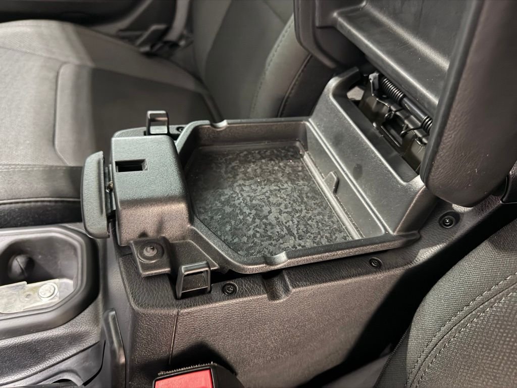 Used 2018 Silver Jeep Sport S image 27
