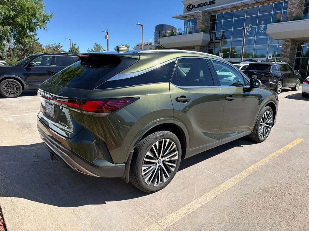 Used 2024 Green Lexus 350h Premium Plus image 3