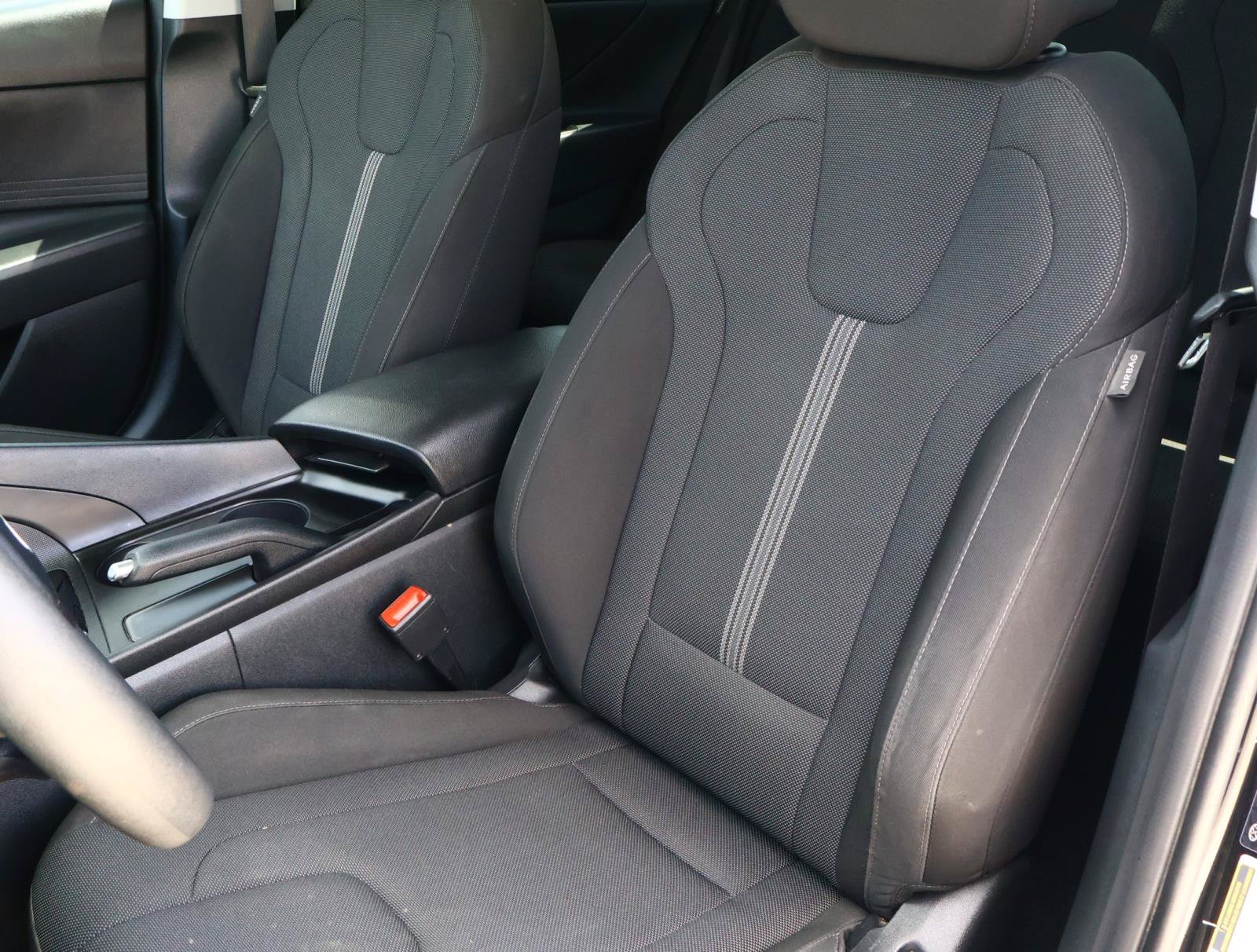 Used 2025 Abyss Black Hyundai SE image 11