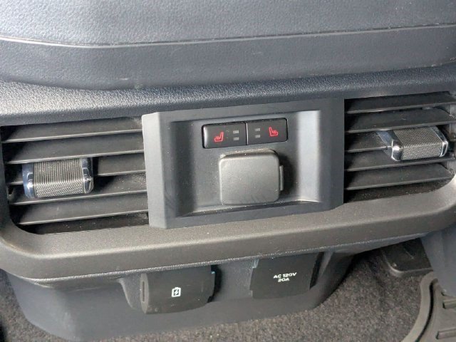 Used 2024 Agate Black Metallic Ford LARIAT image 27