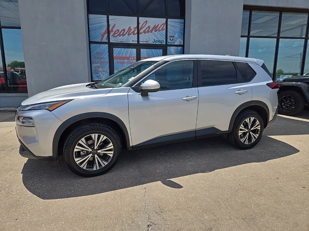 Used 2023 Silver Nissan SV image 5