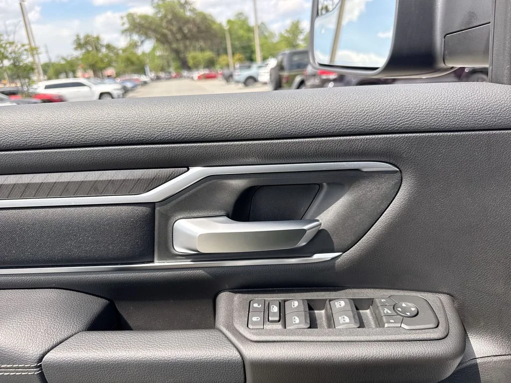 New 2026 Granite Crystal Metallic Clear-Coat Exterior Paint RAM Big Horn/Lone Star image 15
