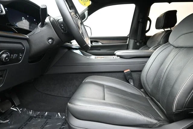 Used 2022 Black Jeep Series II image 35