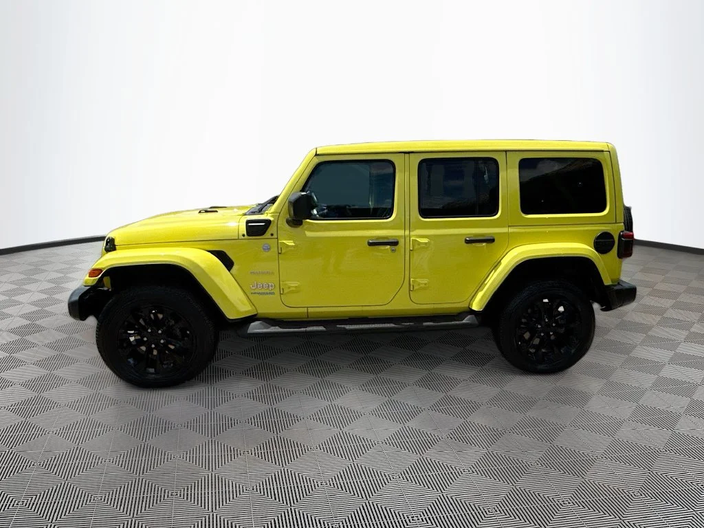 Used 2022  Jeep Unlimited Sahara 4xe image 9