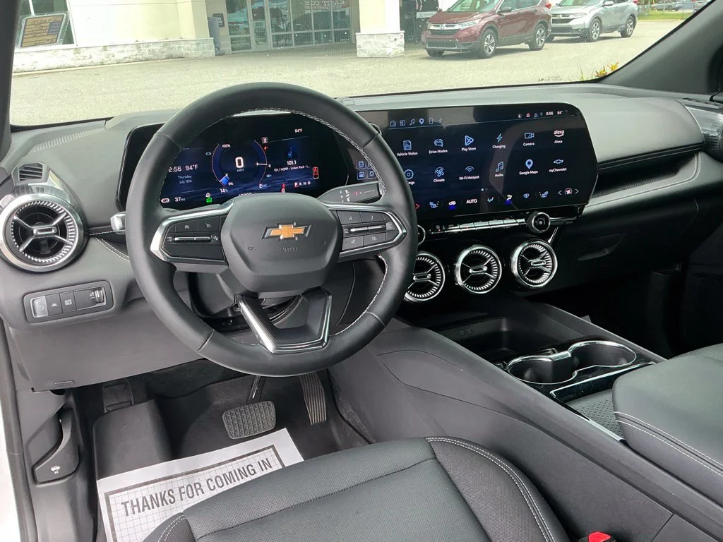 Used 2024 White Chevrolet LT image 34