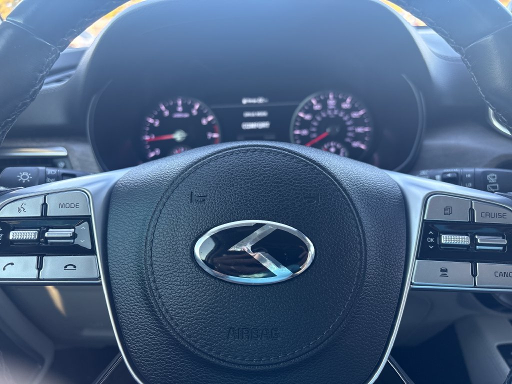 Used 2021 White Kia SX image 16