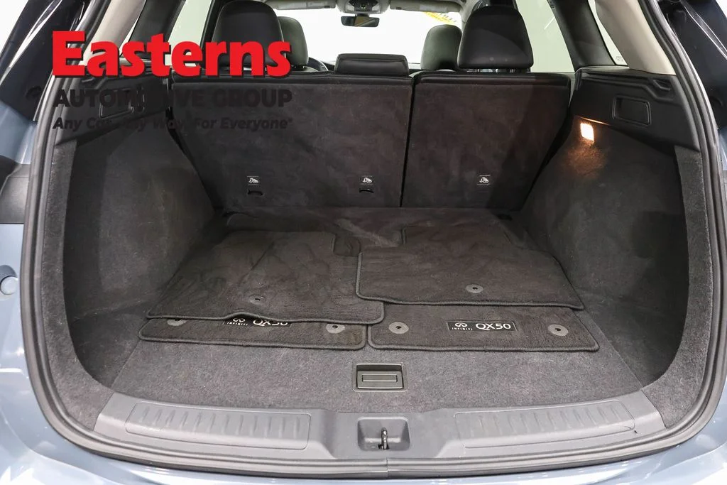 Used 2023 Gray INFINITI LUXE image 9