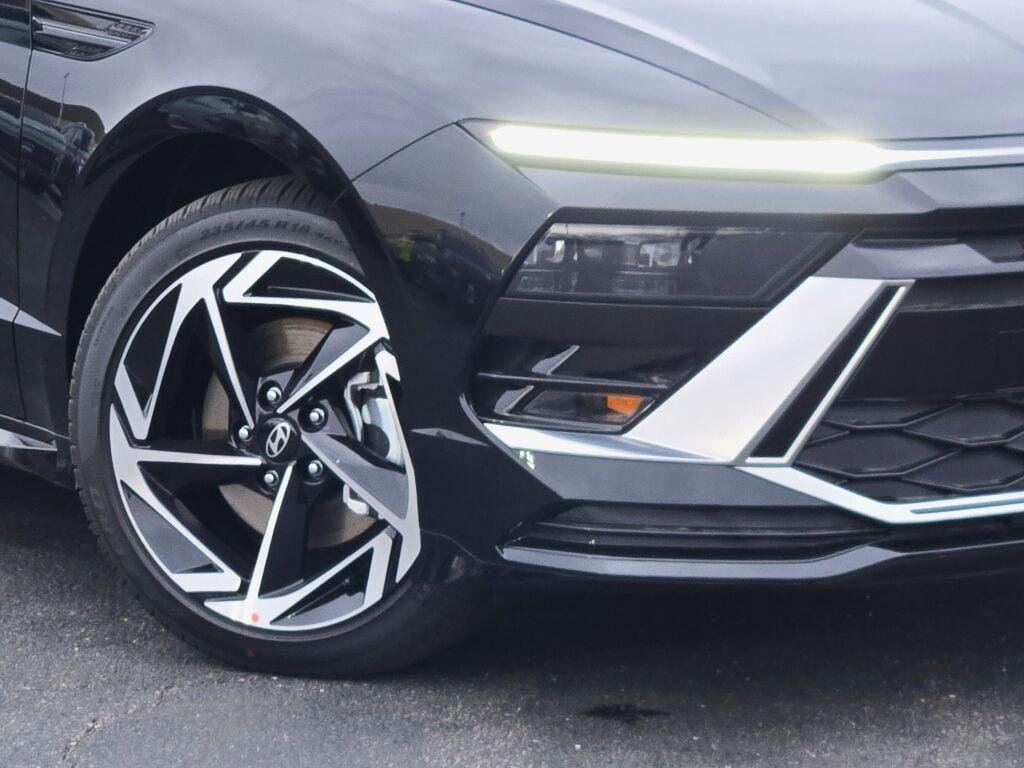 New 2026 Abyss Black Hyundai SEL Sport image 3