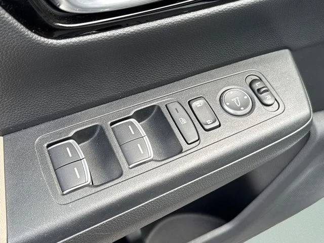 Used 2024 White Honda EX-L image 23