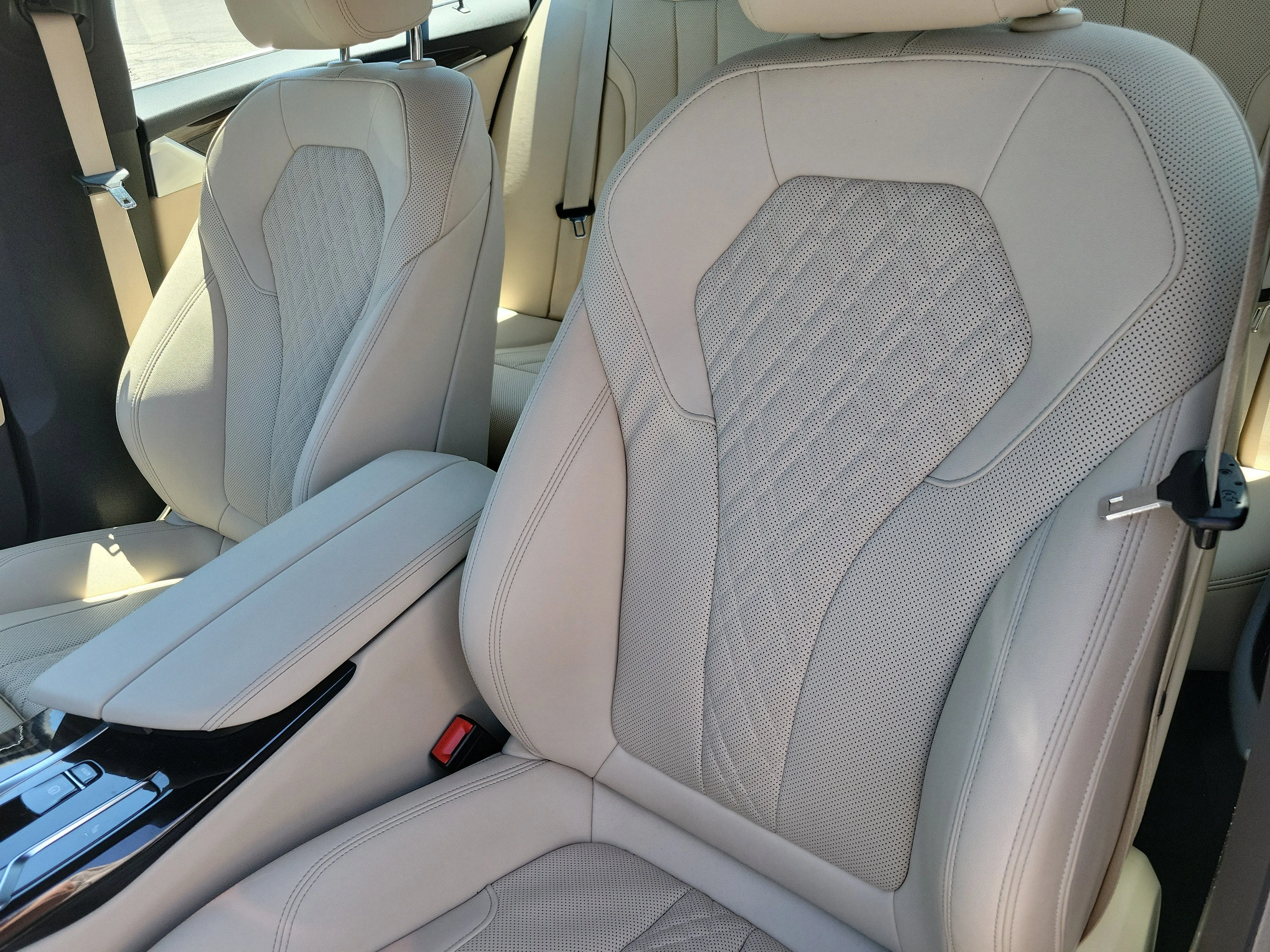 2023 BMW 5 Series 530i - Photo 8