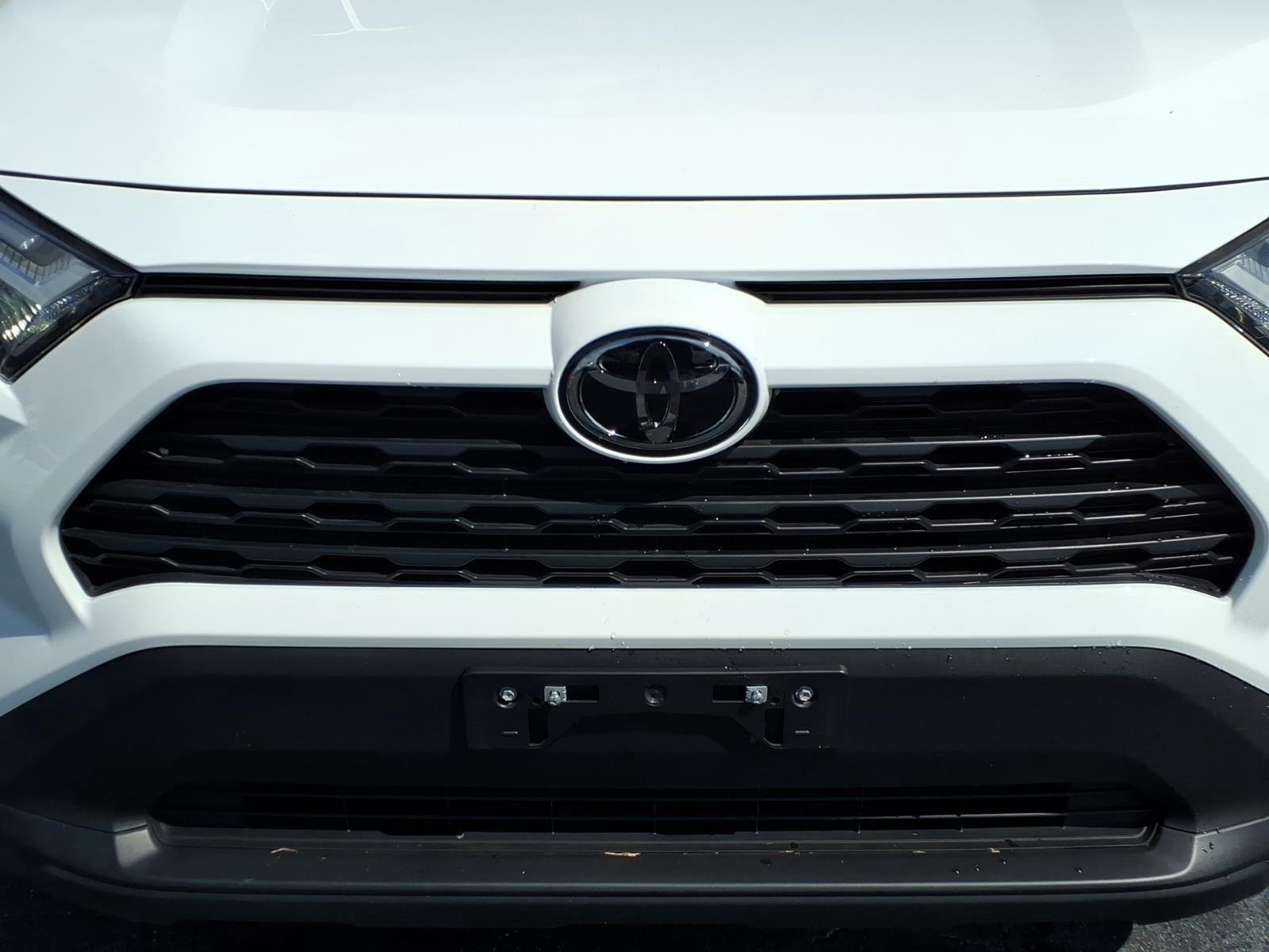 Used 2025 Ice Cap Toyota XLE image 13