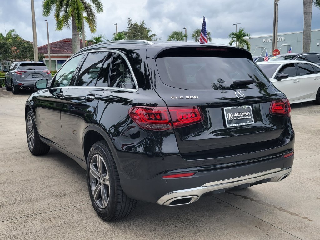 Used 2022 Black Mercedes-Benz GLC 300 image 5