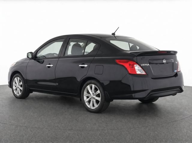 Used 2014 Black Nissan 1.6 SL image 4