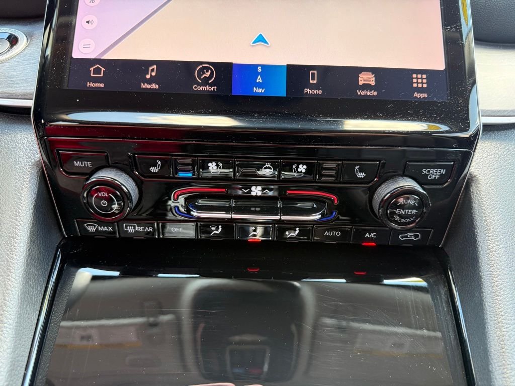 Used 2023 Black Jeep Limited image 31