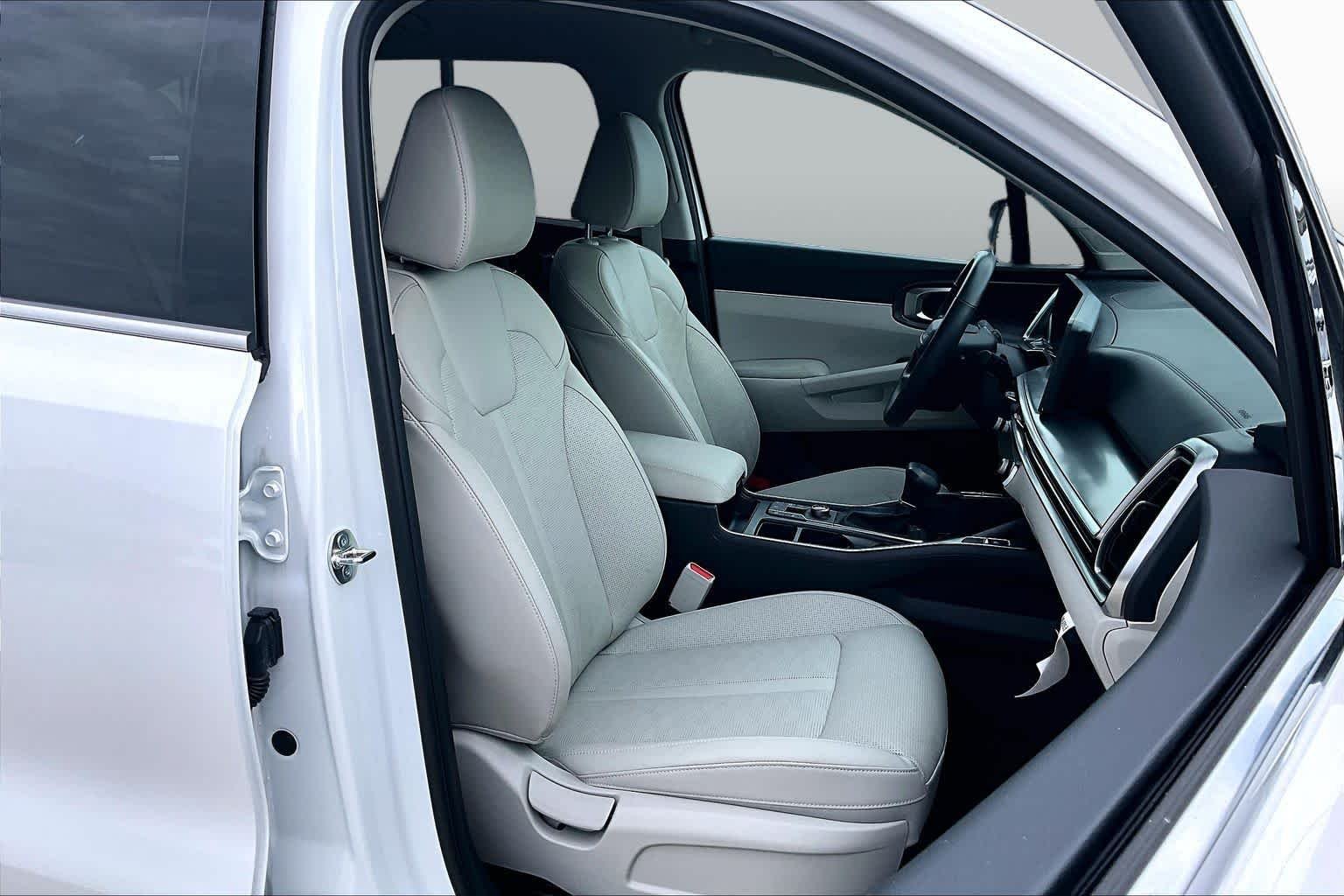 Used 2026 Glacial White Pearl Kia S image 9