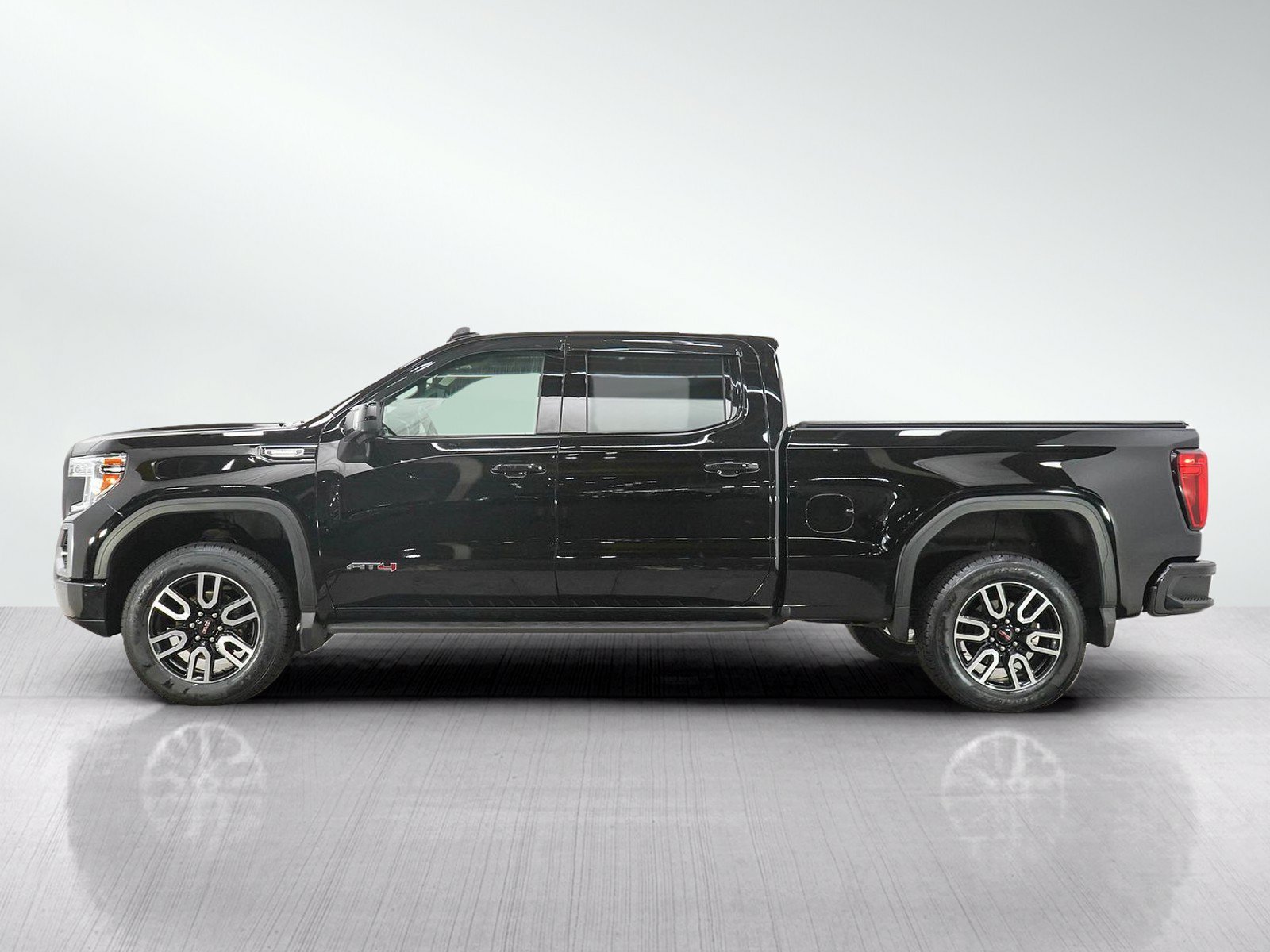 Used 2021 GMC Sierra 1500 AT4 with VIN 1GTU9EET9MZ211268 for sale in White Bear Lake, Minnesota