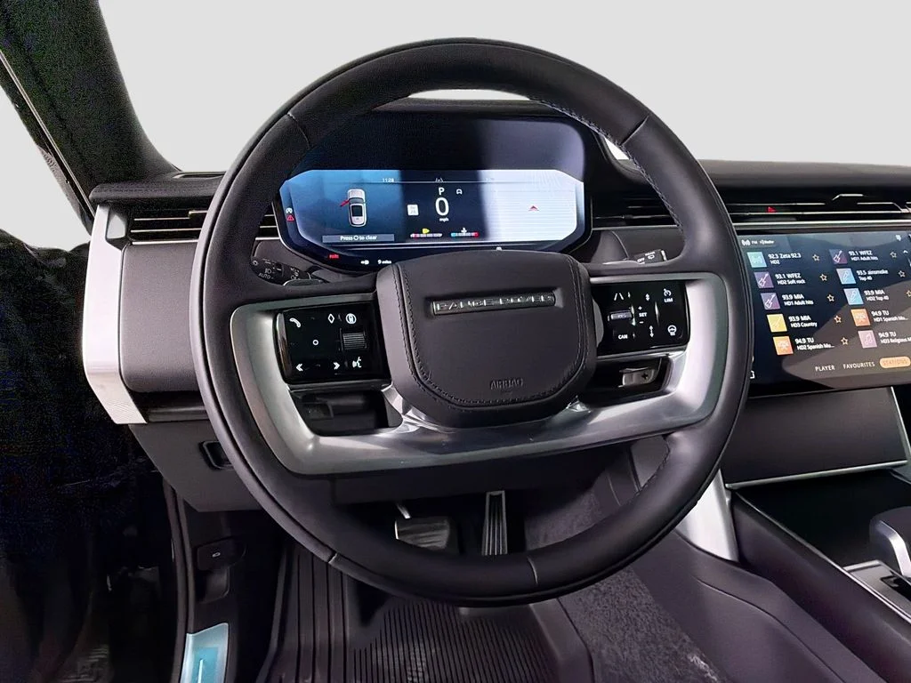 New 2026 Santorini Black Metallic Land Rover SE image 11