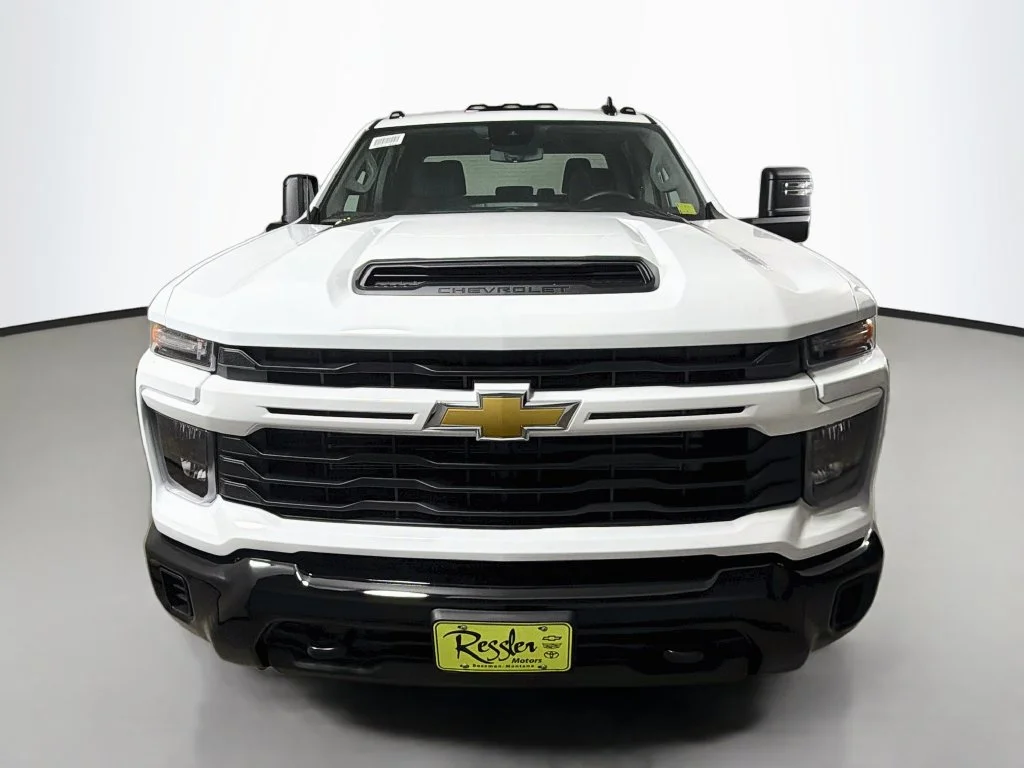 New 2026 Summit White Chevrolet Custom image 2