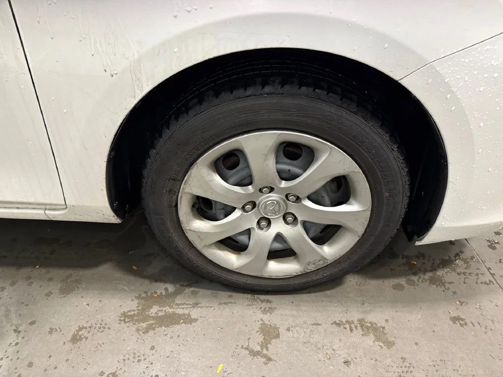 Used 2013 White Mazda i Sport image 15