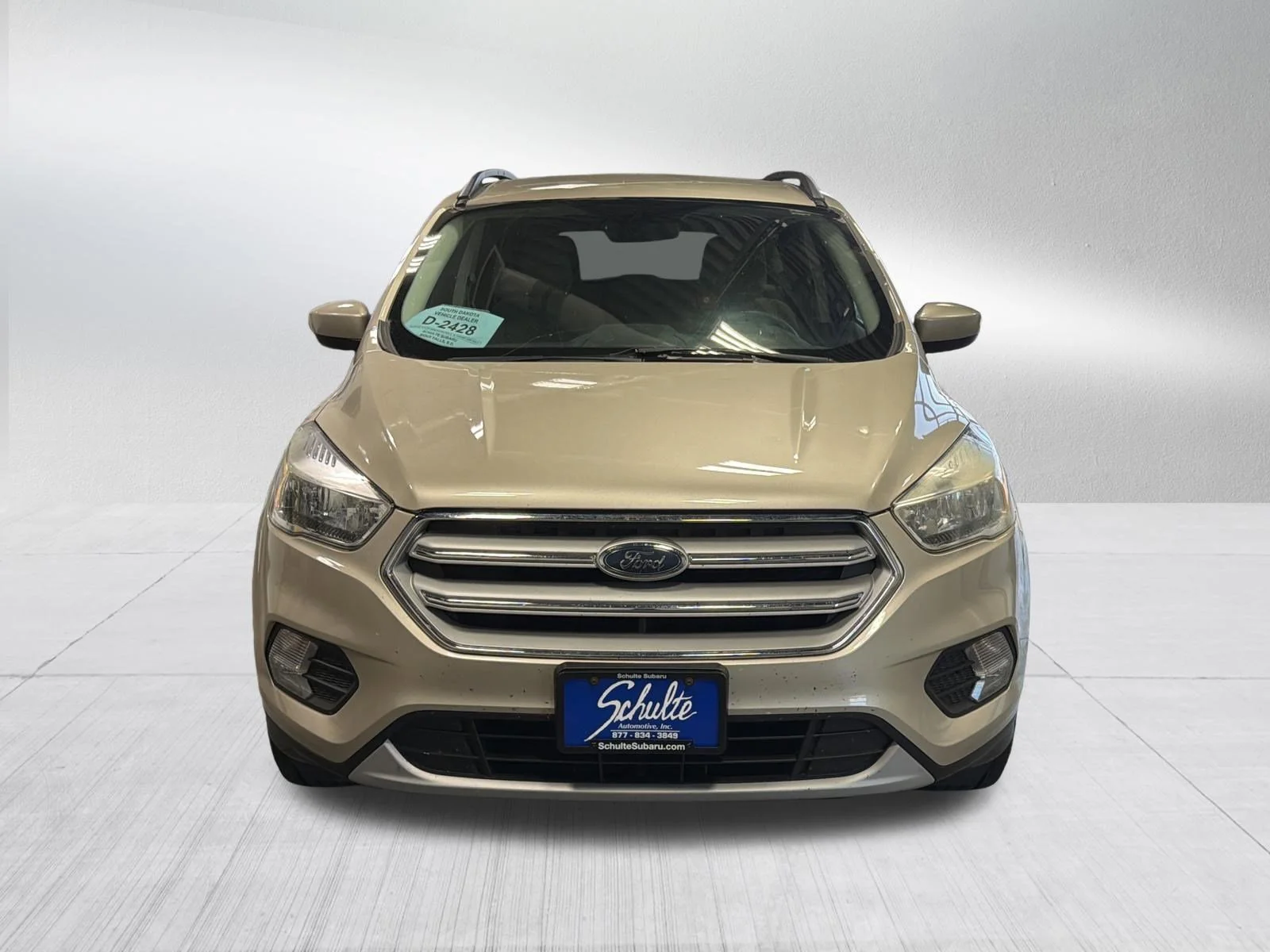 Used 2018 White Gold Metallic Ford SE image 2