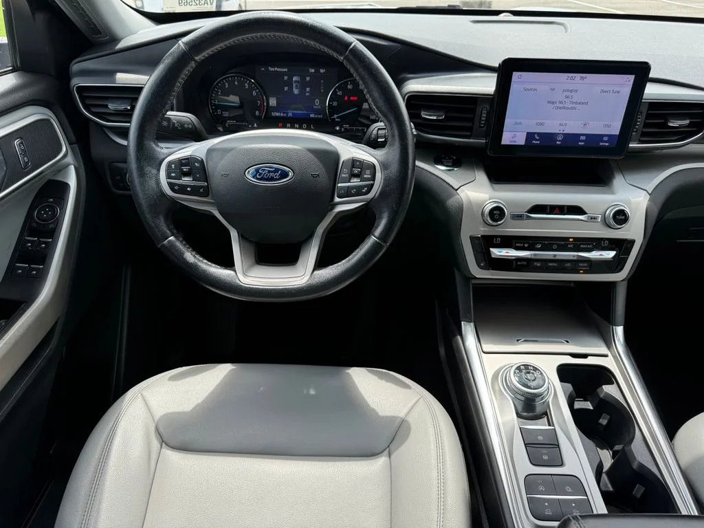 Used 2021 Silver Ford XLT image 8