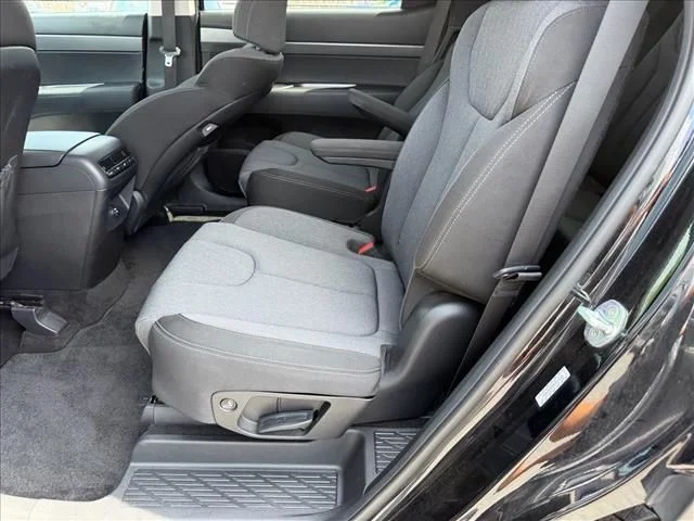 Used 2022 Black Hyundai SEL image 10