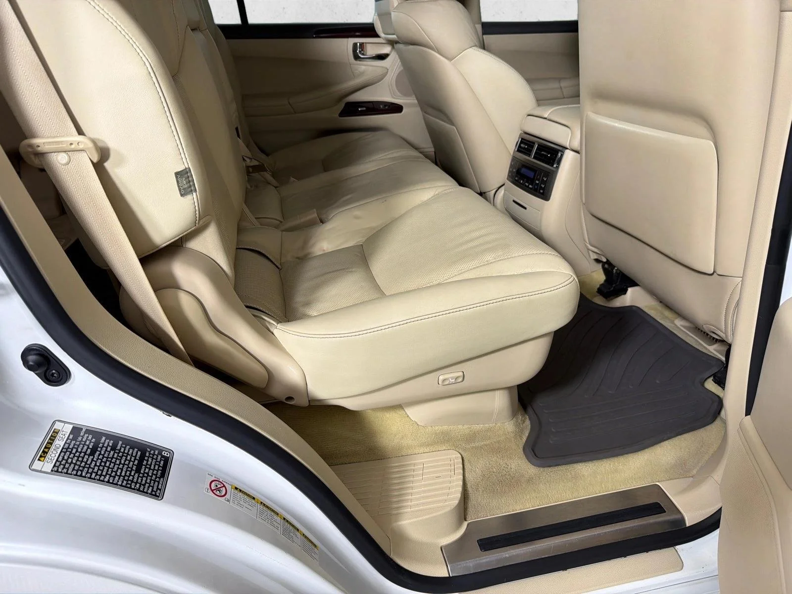 Used 2013 Starfire Pearl Lexus  image 17