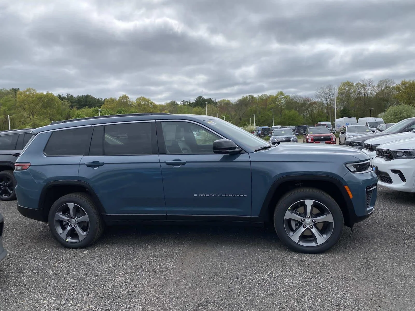New 2026 Steel Blue Exterior Paint Jeep Limited image 2