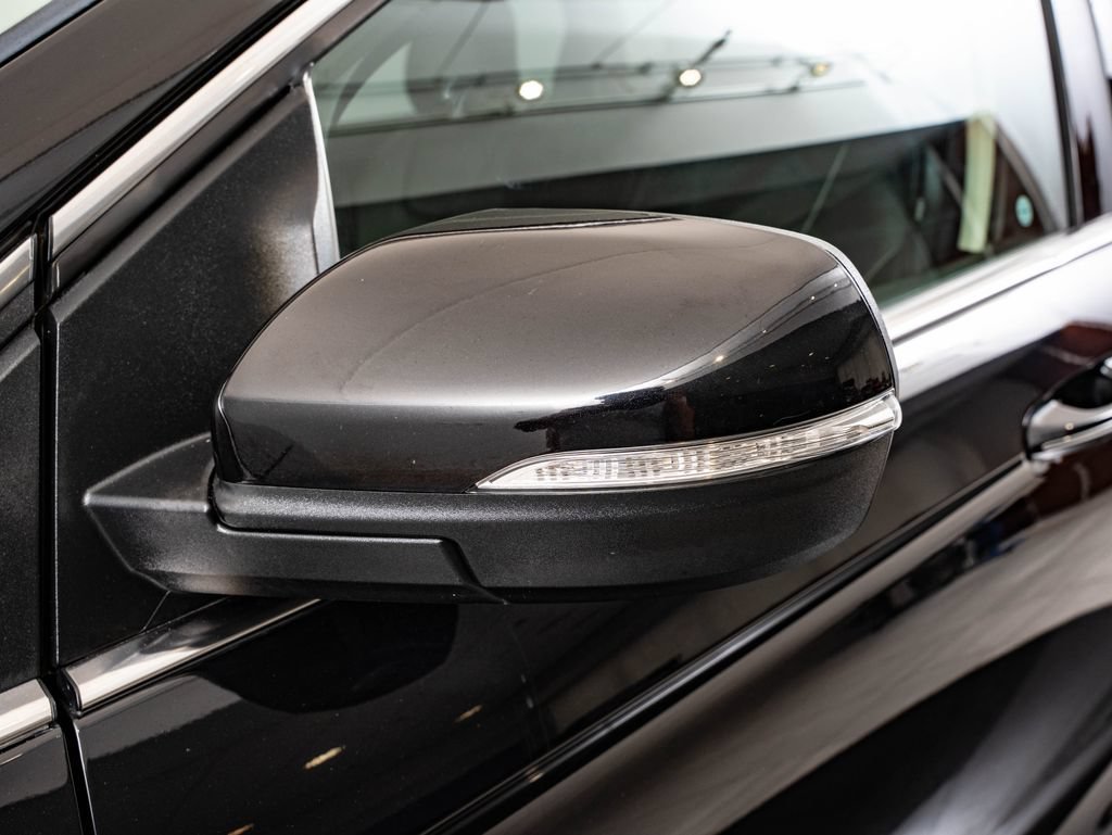 Used 2019 Agate Black Metallic Ford Titanium image 15