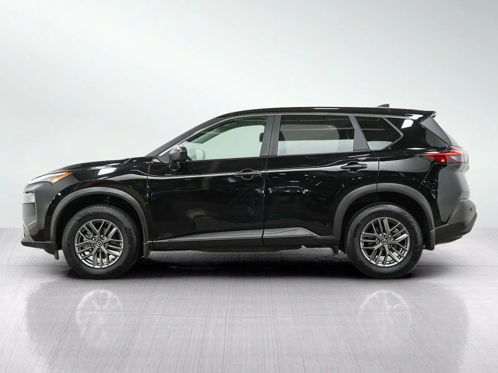 Used 2021 Nissan Rogue S with VIN 5N1AT3AB5MC807319 for sale in Minneapolis, Minnesota